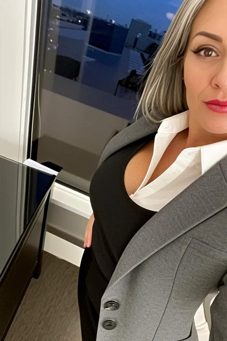 Petra - nsfw stepmom ai chat